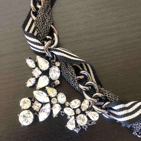 Vintage crystal and ribbon statement necklace - Picture 5 of 7